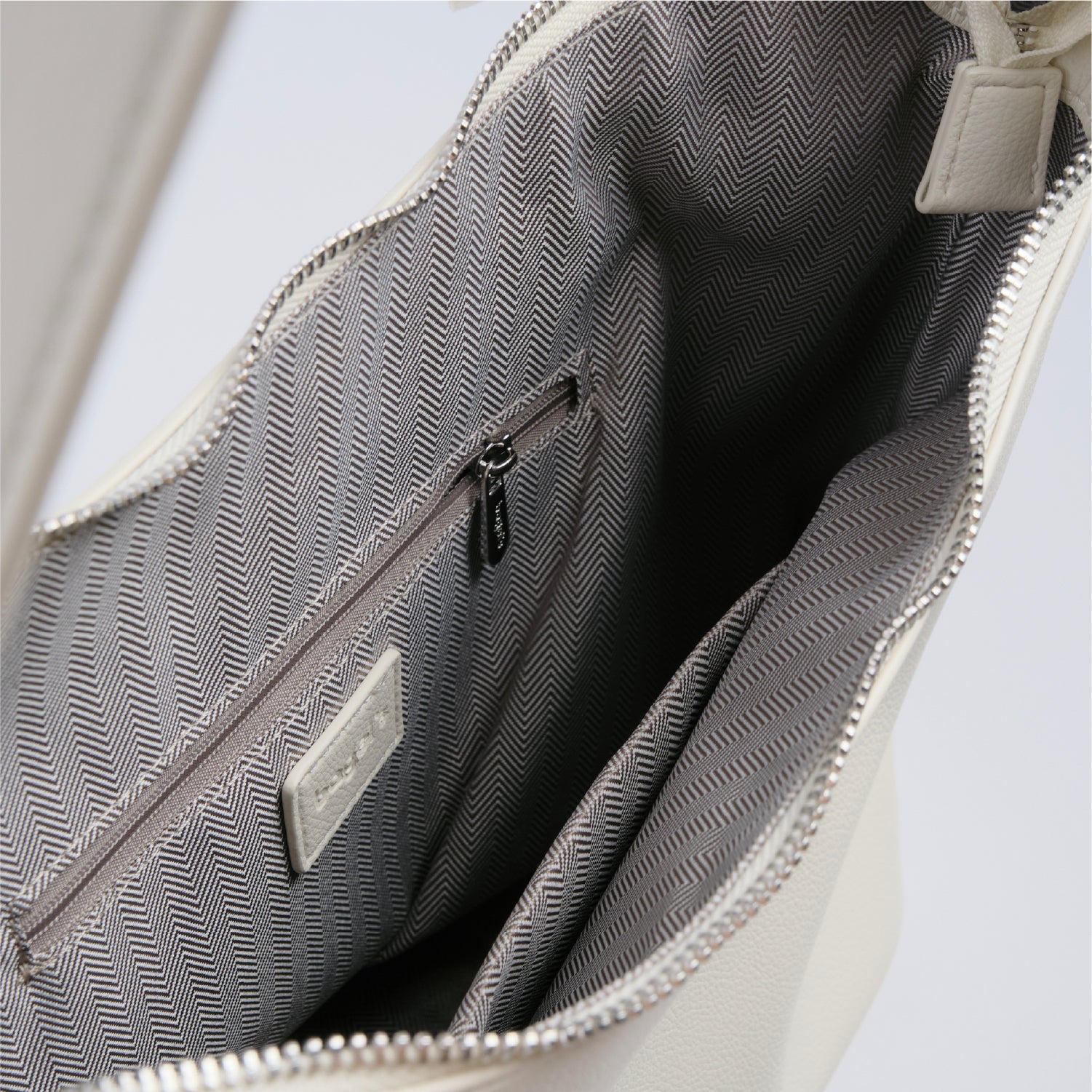 Bagel's Classic Dossier Shoulder Bag